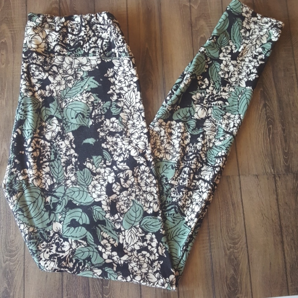 Lularoe OS black white green floral leggings